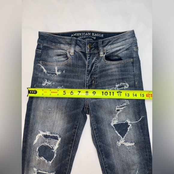 American Eagle Size 2 Dark Wash Distressed Hi Rise Skinny Jegging Jeans - Picture 3 of 9